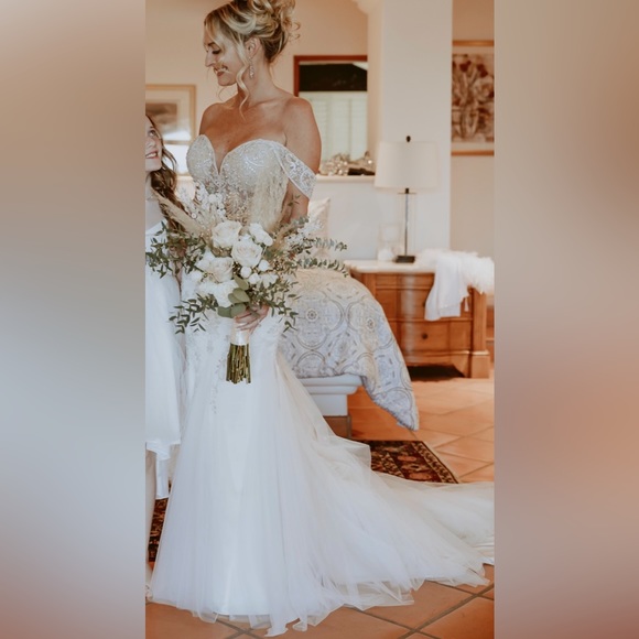 Beloved unconditionally yours Bridal by CASABLANCA - Picture 11 of 11